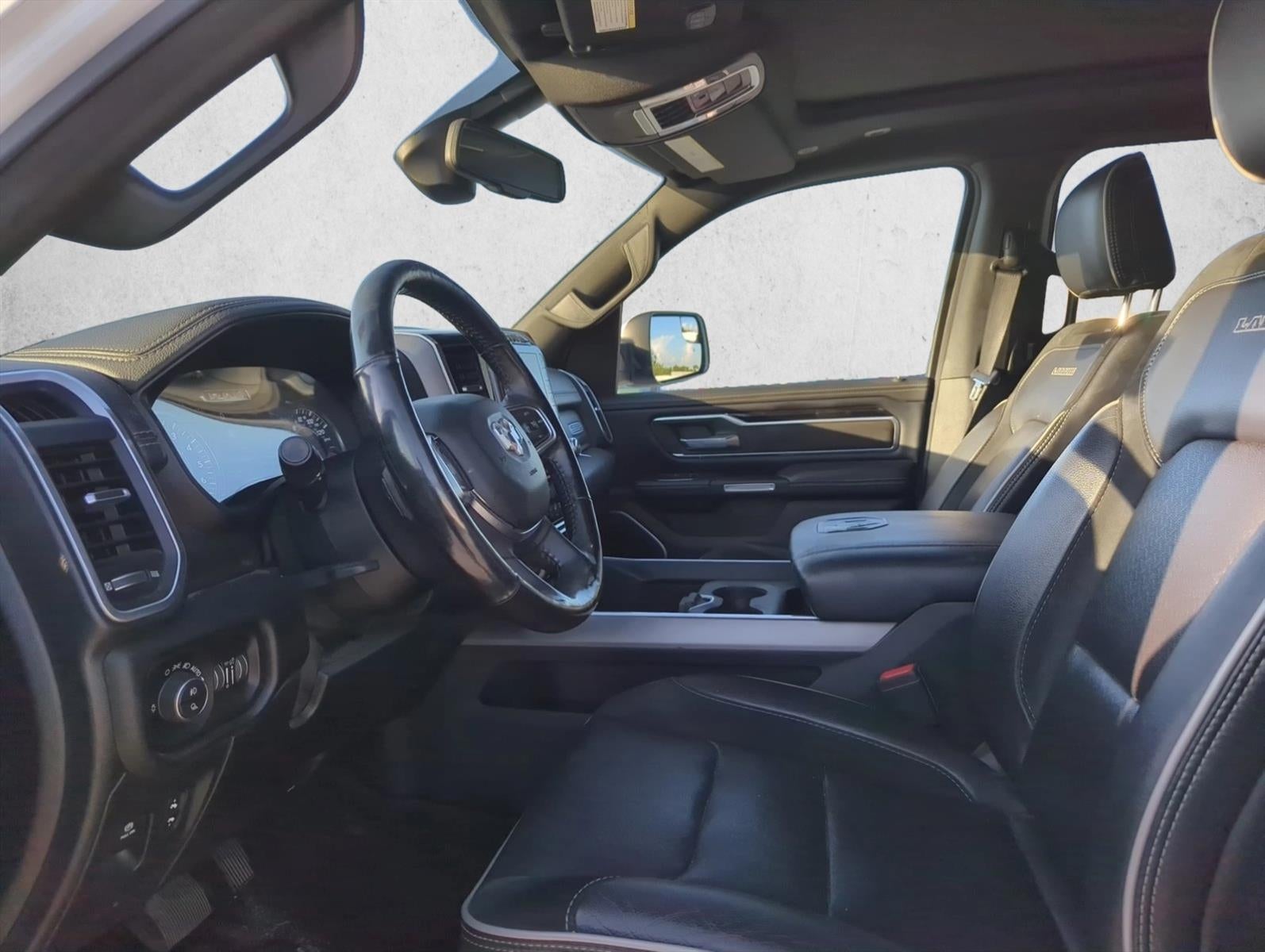 2020 RAM 1500 Laramie 4x4 Crew Cab 5'7" Box