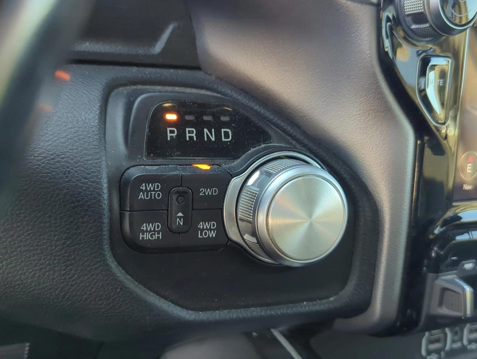 2020 RAM 1500 Laramie 4x4 Crew Cab 5'7" Box