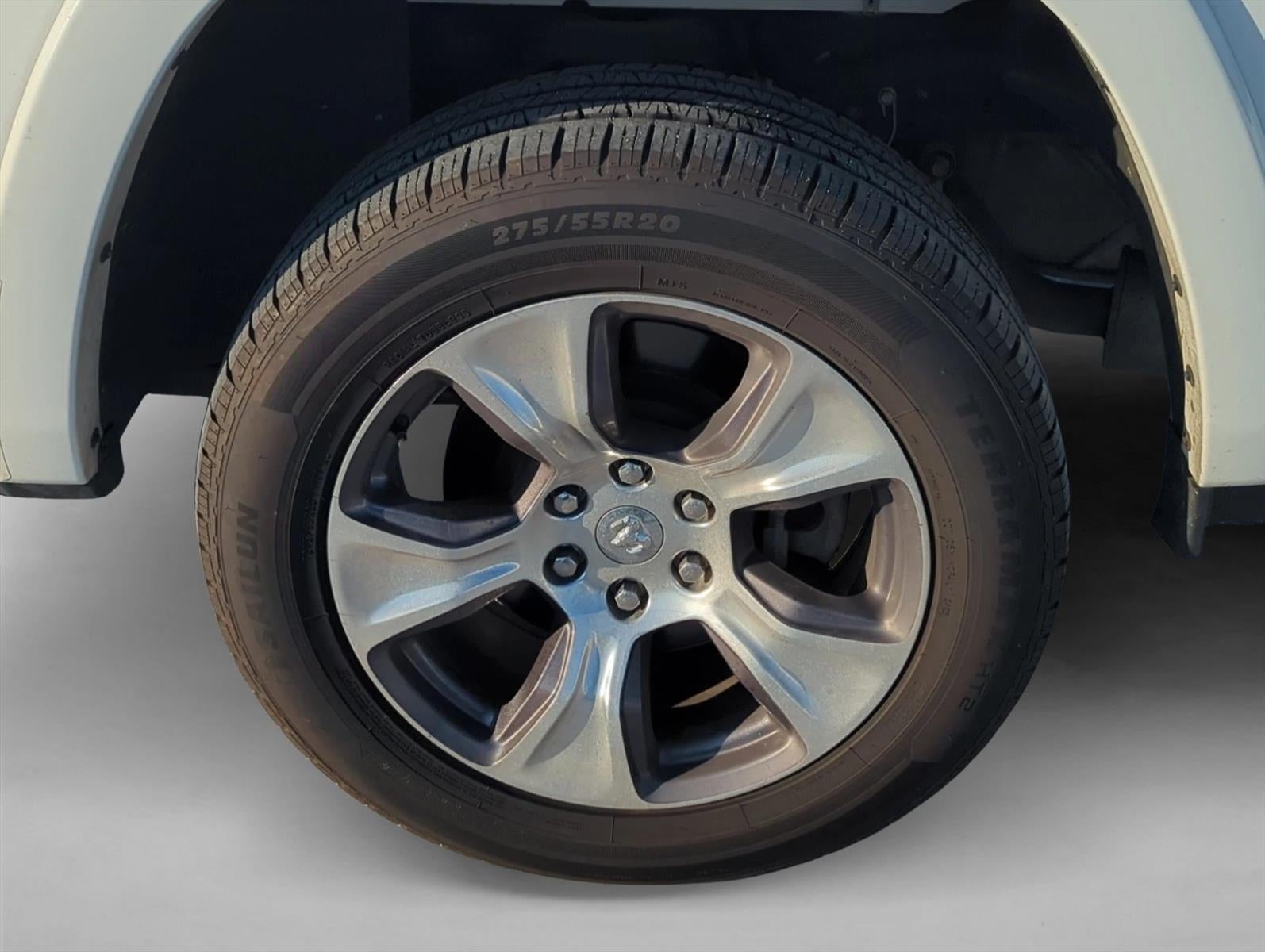 2020 RAM 1500 Laramie 4x4 Crew Cab 5'7" Box