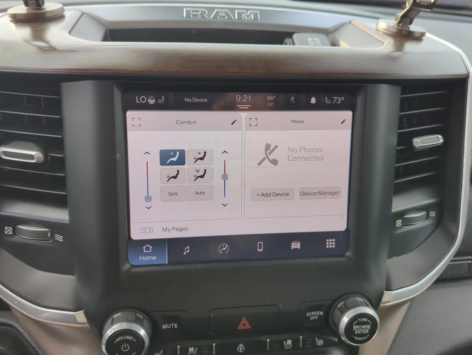 2022 RAM 1500 Laramie 4x4 Crew Cab 5'7" Box