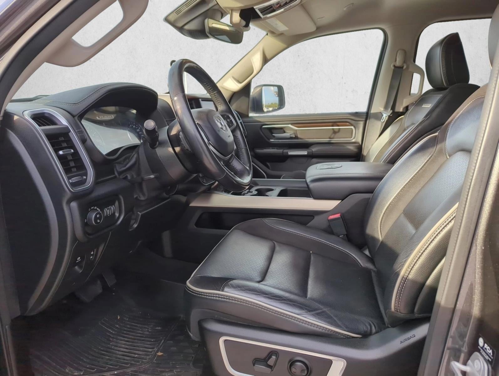 2022 RAM 1500 Laramie 4x4 Crew Cab 5'7" Box