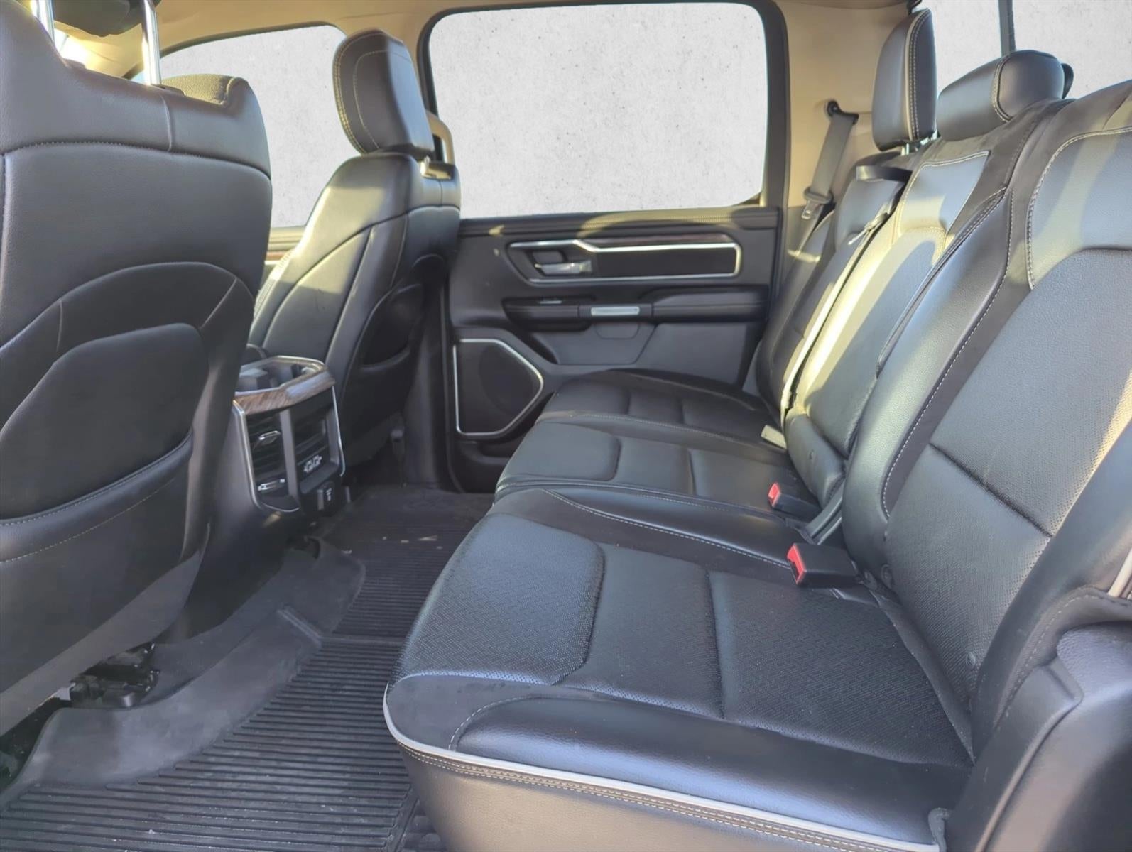 2019 RAM 1500 Laramie 4x4 Crew Cab 5'7" Box