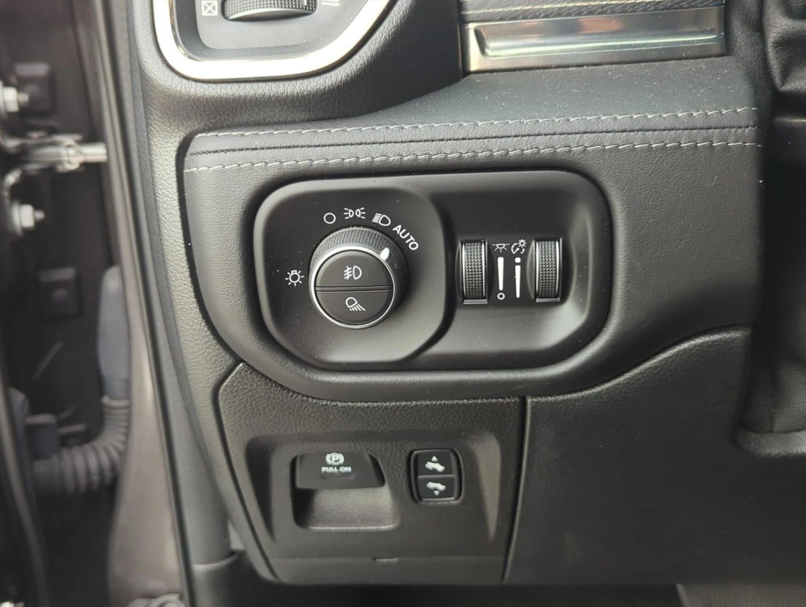 2020 RAM 1500 Limited 4x4 Crew Cab 6'4" Box
