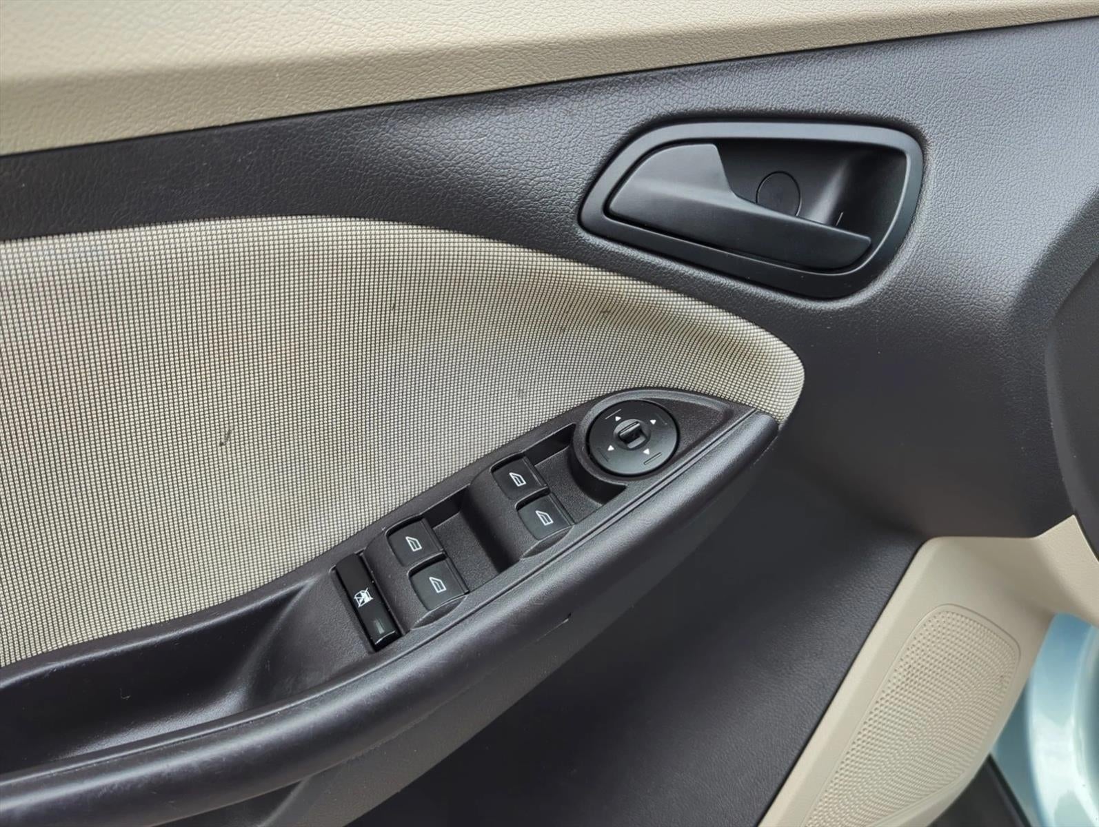 2012 Ford Focus 4dr Sdn SE