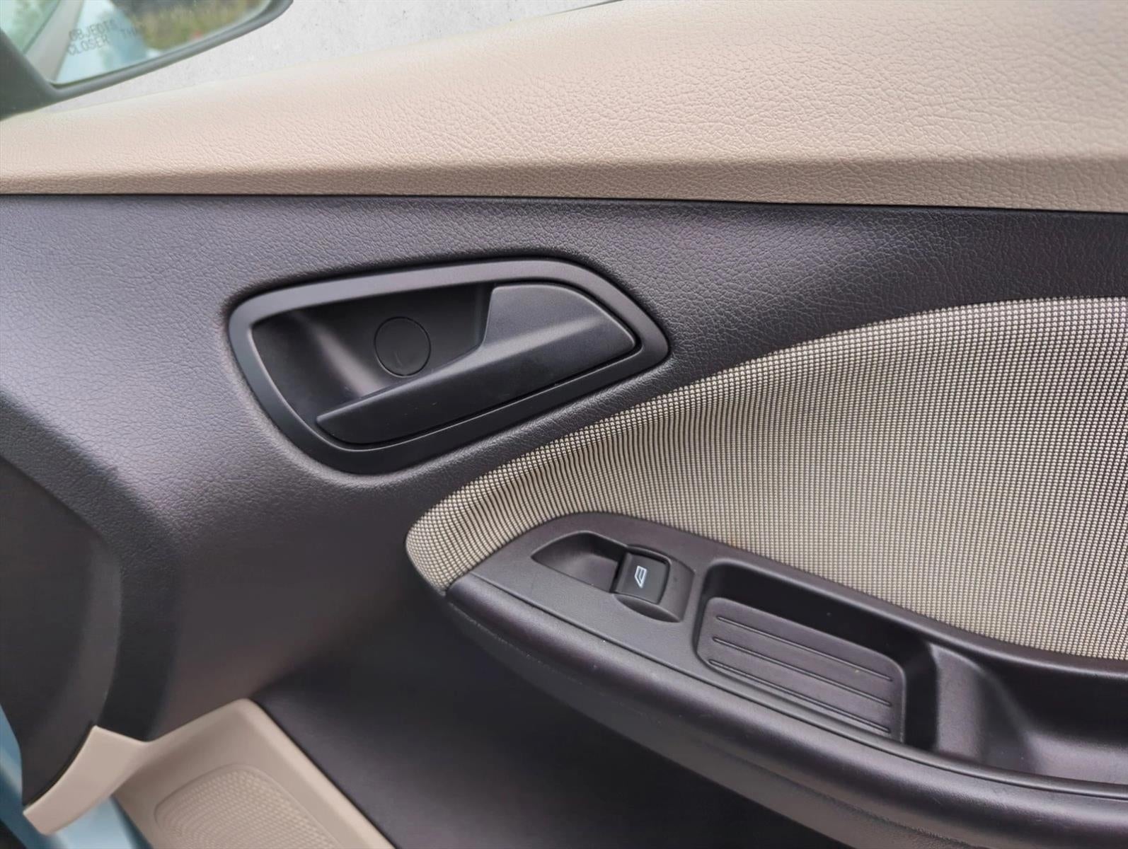 2012 Ford Focus 4dr Sdn SE