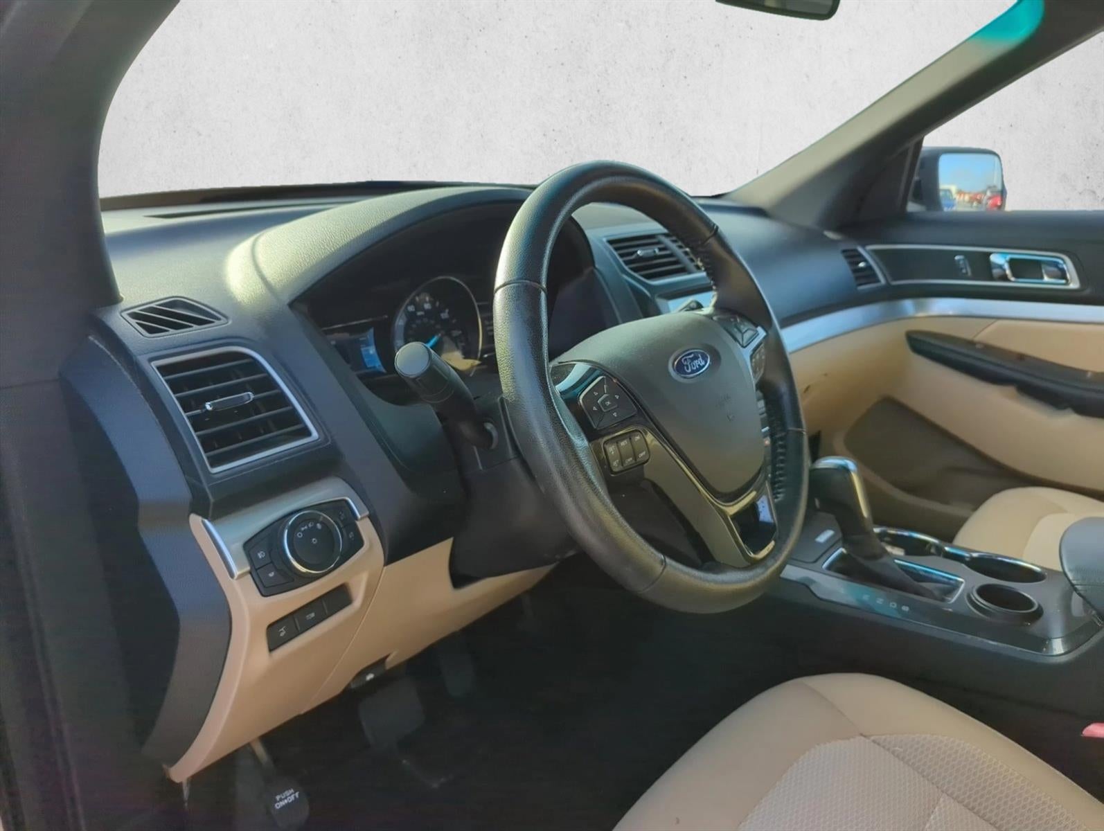 2017 Ford Explorer XLT FWD