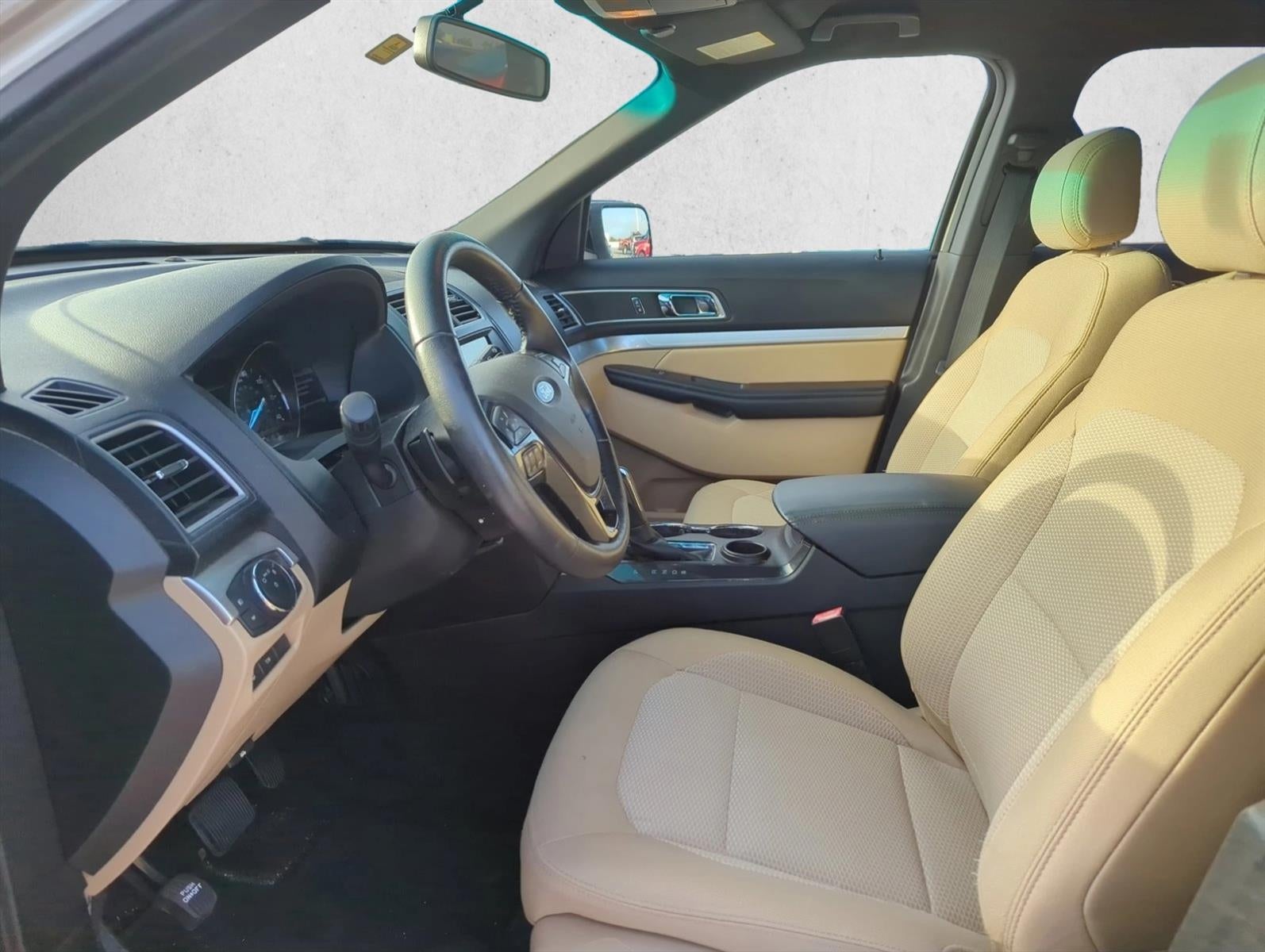 2017 Ford Explorer XLT FWD