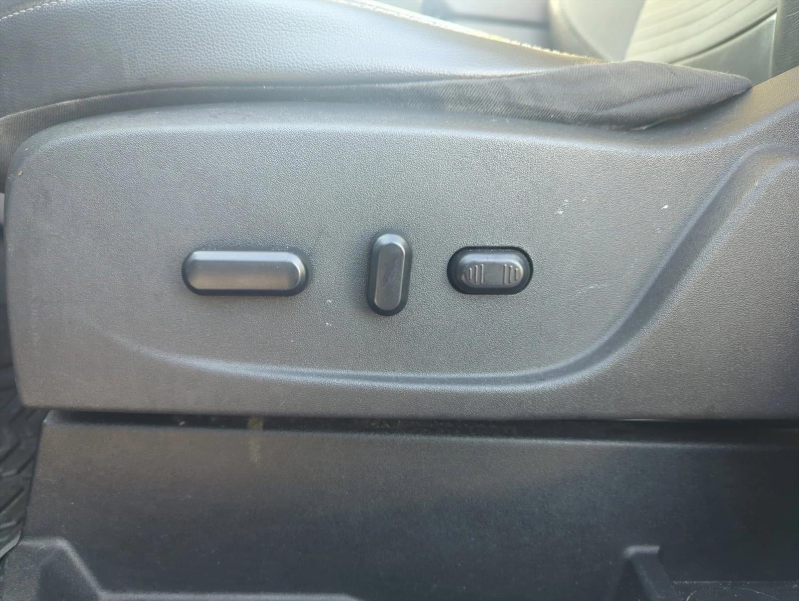 2017 Ford Escape Titanium FWD