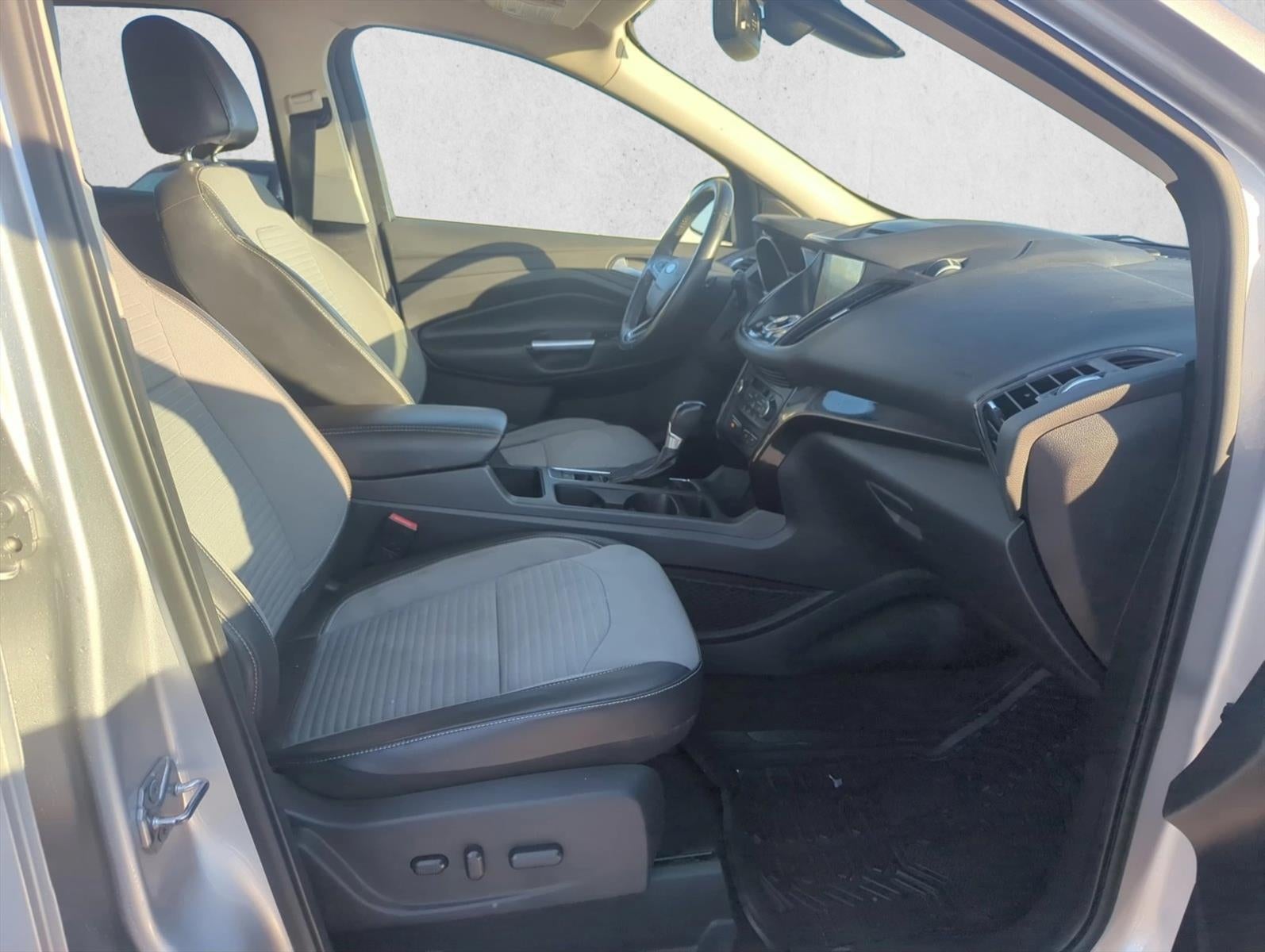 2017 Ford Escape Titanium FWD