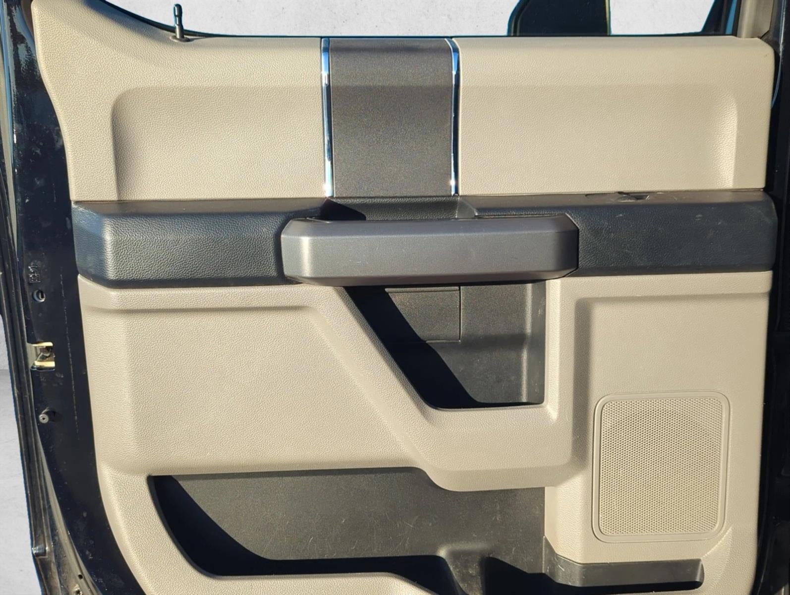 2017 Ford Super Duty F-250 SRW XLT 4WD Crew Cab 6.75' Box