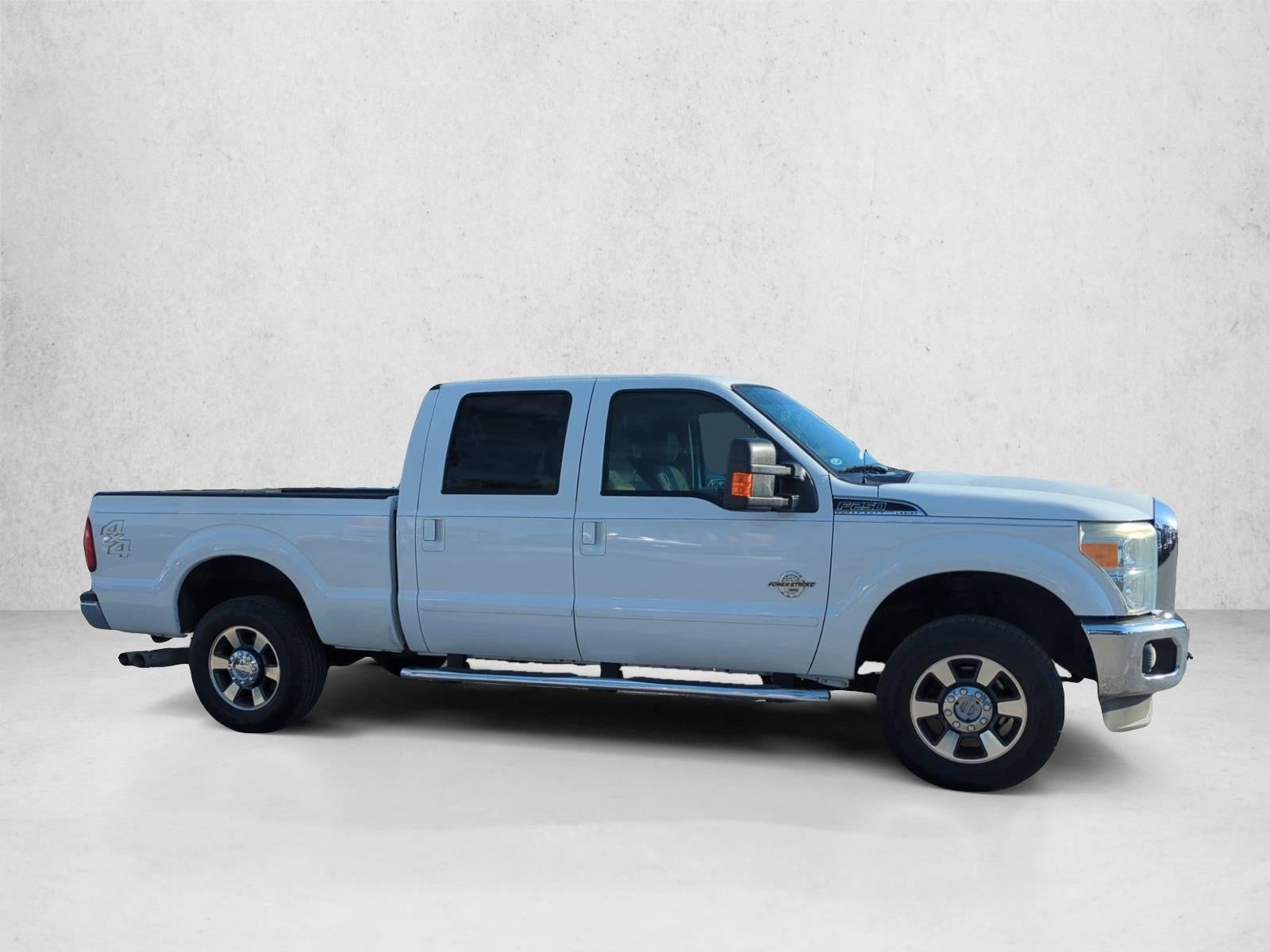 2011 Ford Super Duty F-250 SRW 4WD Crew Cab 6-3/4 Ft Box Lariat