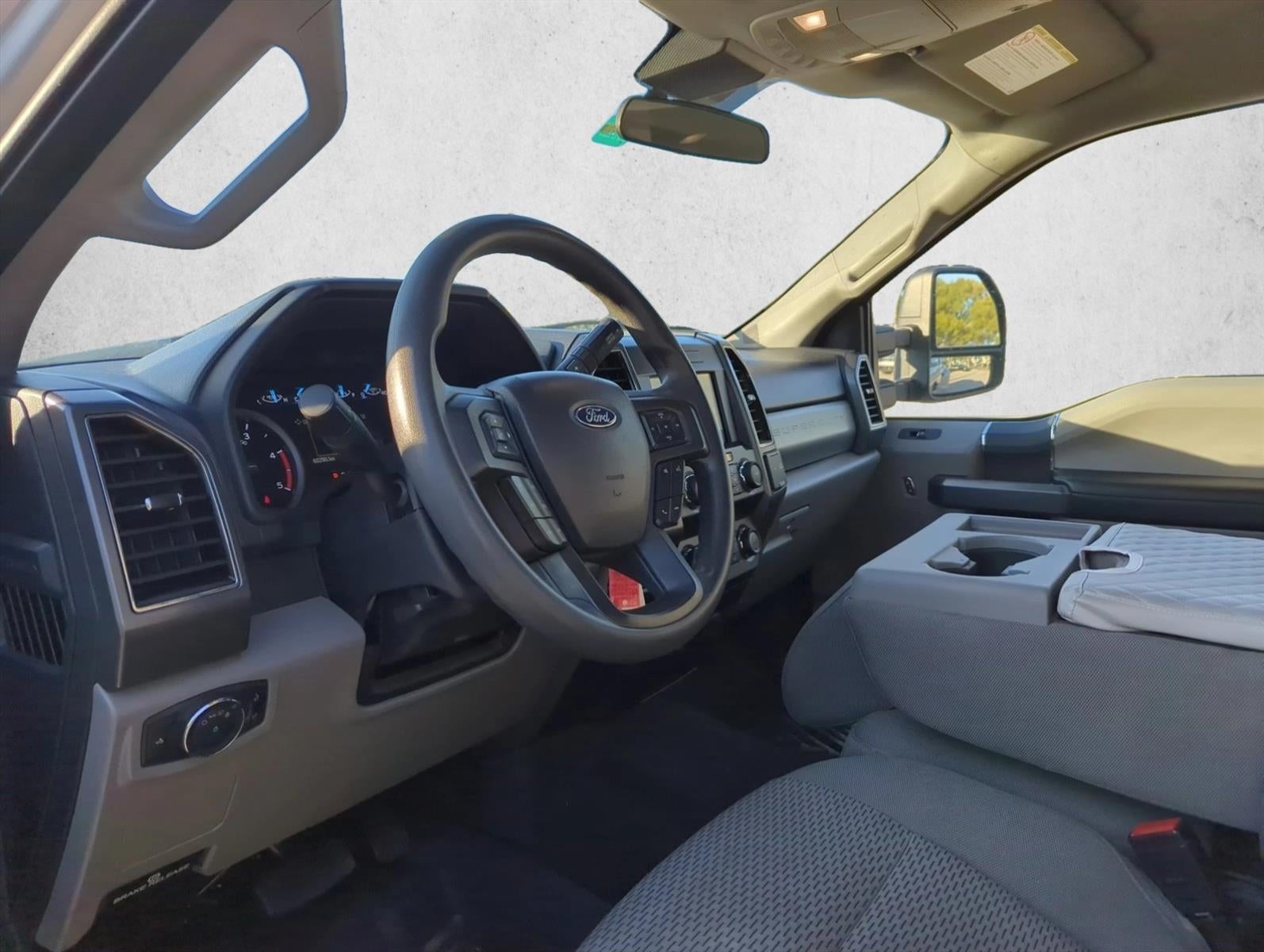 2022 Ford Super Duty F-350 DRW XLT 4WD Crew Cab 8' Box