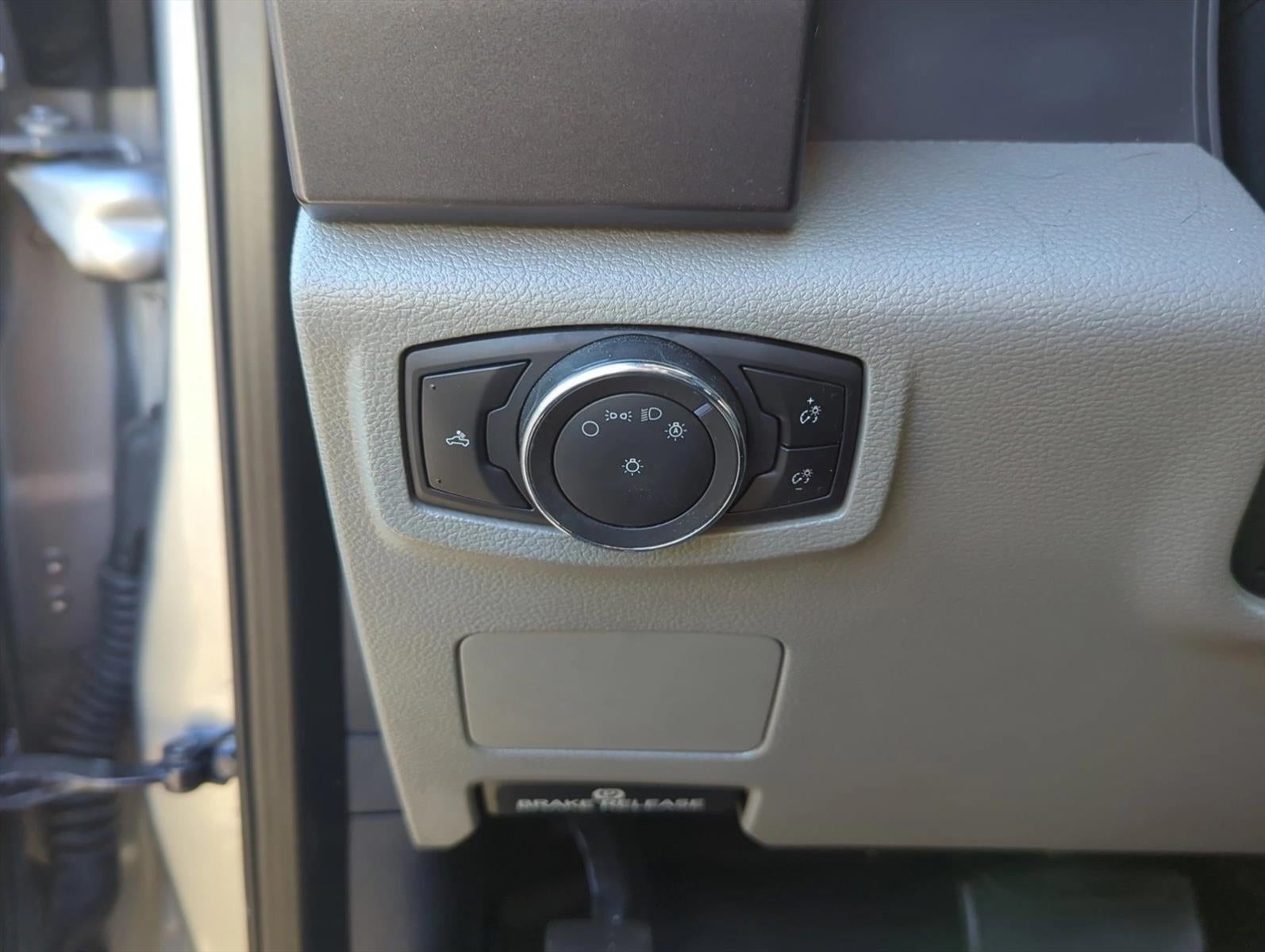 2022 Ford Super Duty F-350 DRW XLT 4WD Crew Cab 8' Box