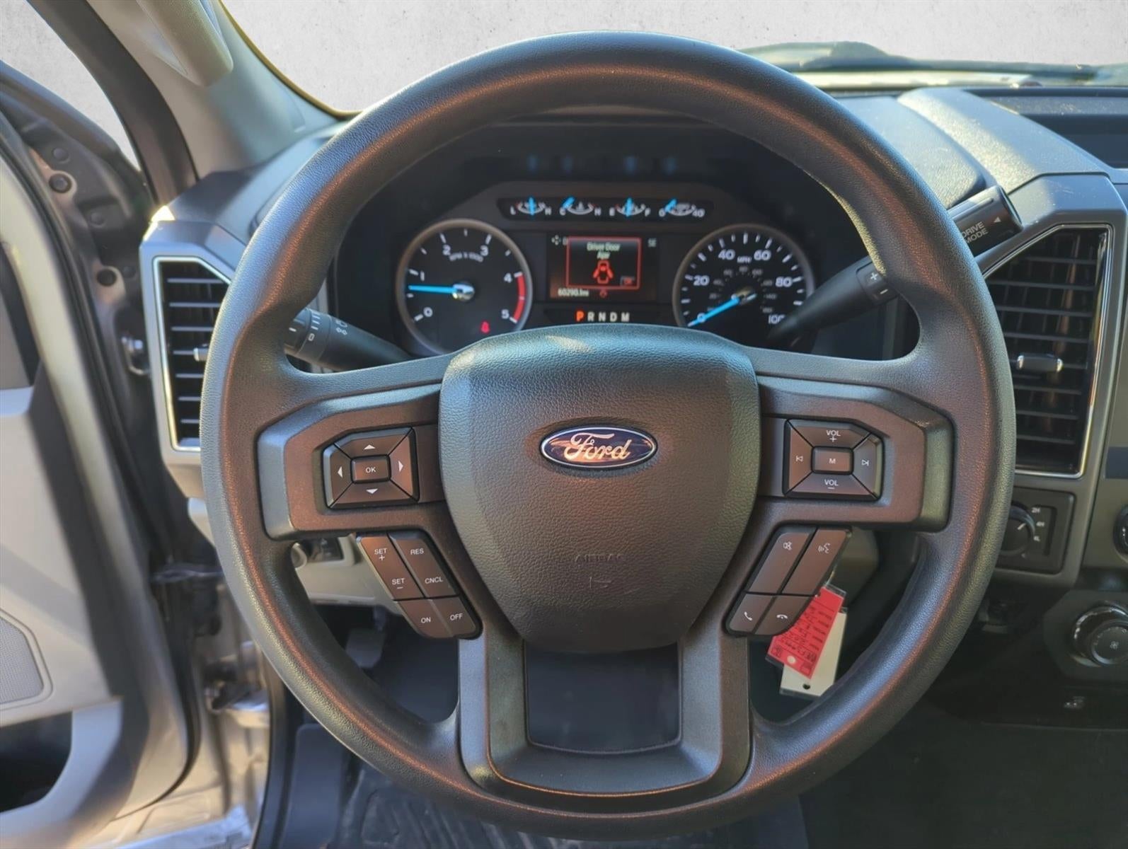 2022 Ford Super Duty F-350 DRW XLT 4WD Crew Cab 8' Box