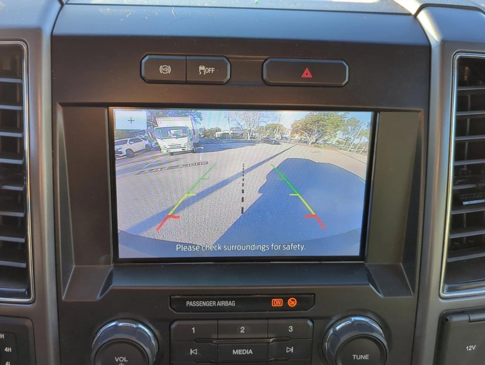 2022 Ford Super Duty F-350 DRW XLT 4WD Crew Cab 8' Box