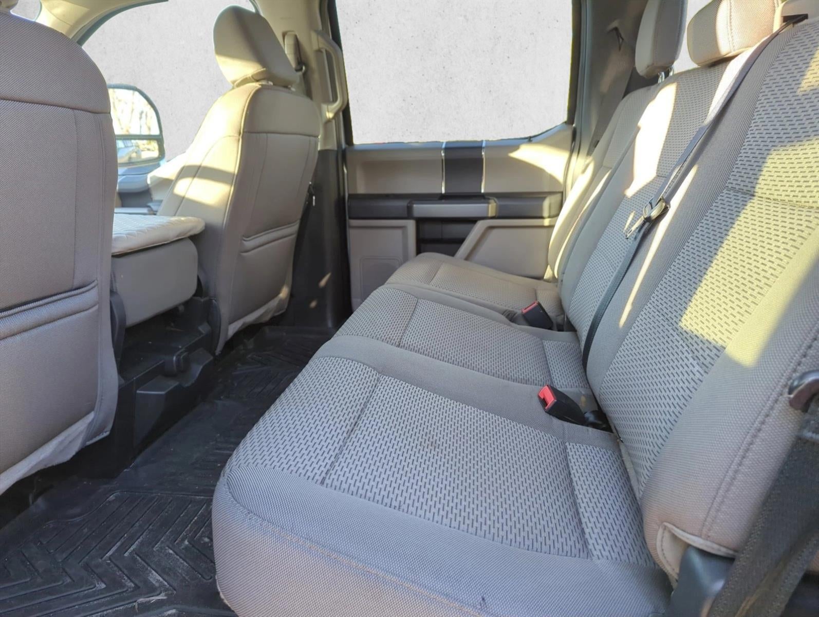 2022 Ford Super Duty F-350 DRW XLT 4WD Crew Cab 8' Box