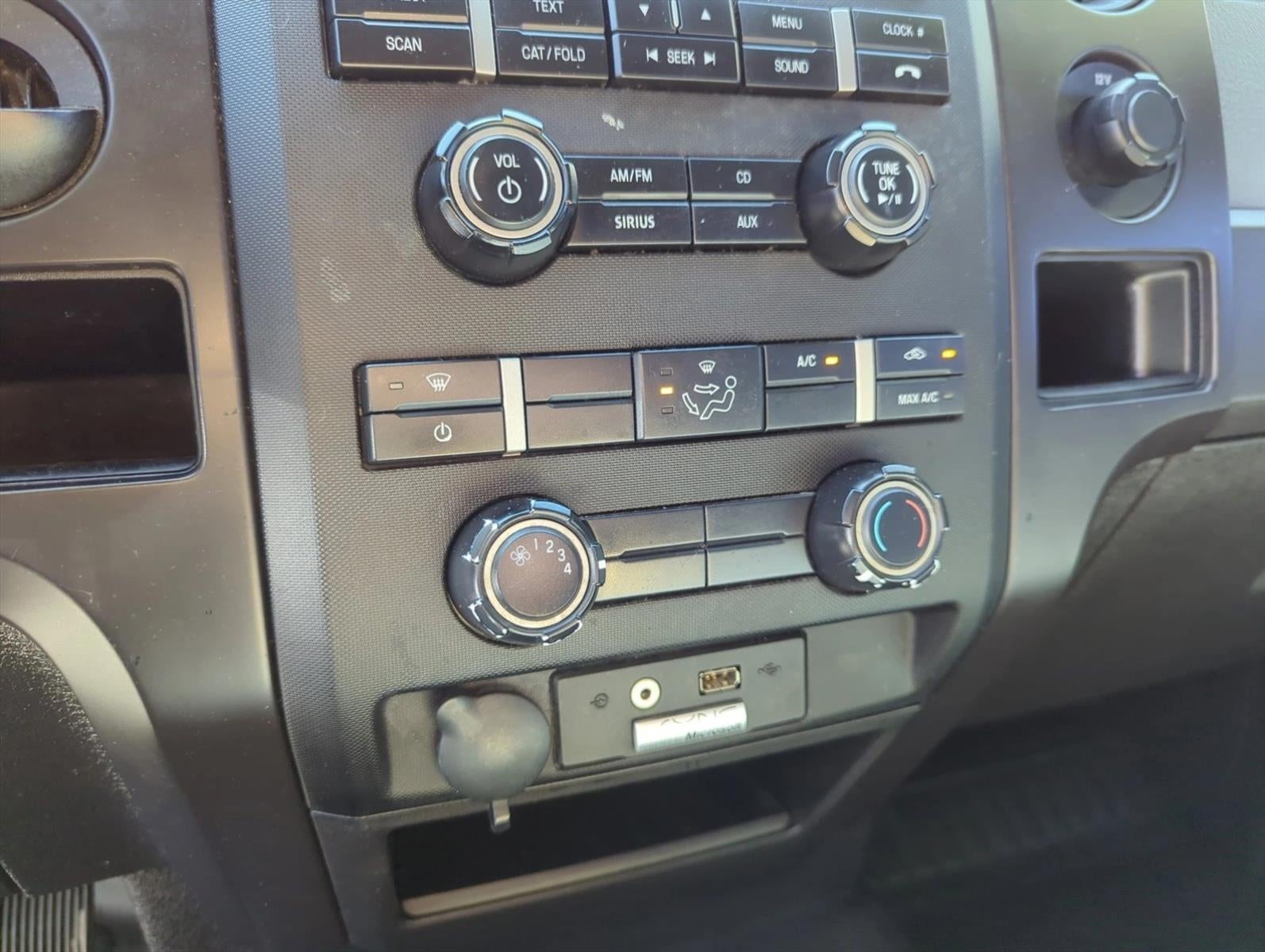 2013 Ford F-150 2WD SuperCab 6-1/2 Ft Box STX