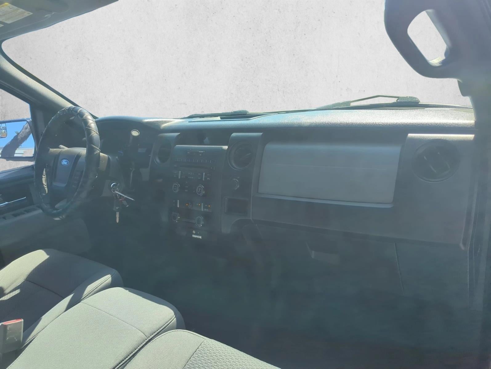 2013 Ford F-150 2WD SuperCab 6-1/2 Ft Box STX