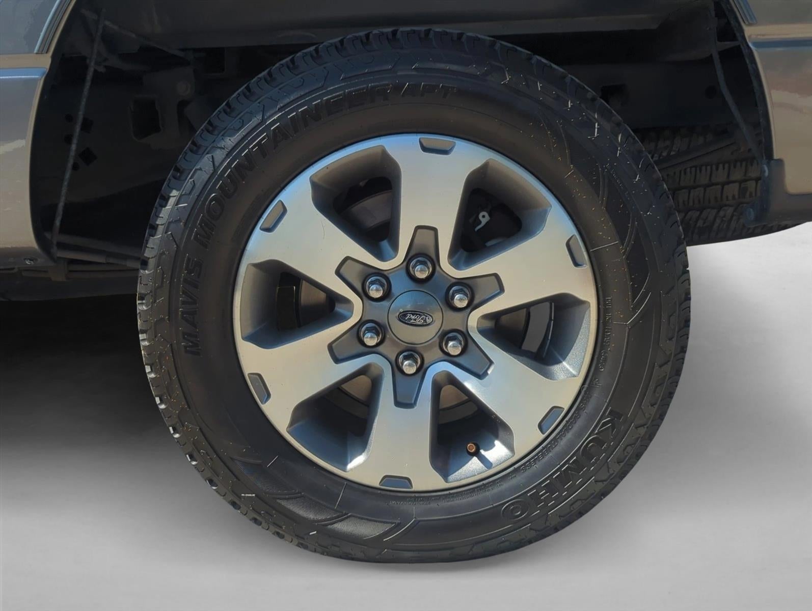 2013 Ford F-150 2WD SuperCab 6-1/2 Ft Box STX