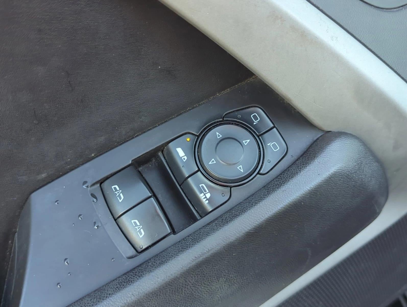 2017 Chevrolet Camaro 2dr Convertible 1LT