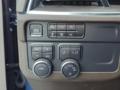 2025 Chevrolet Suburban 4WD LS