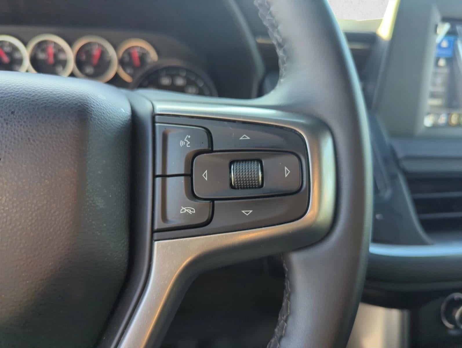 2024 Chevrolet Suburban 2WD LS