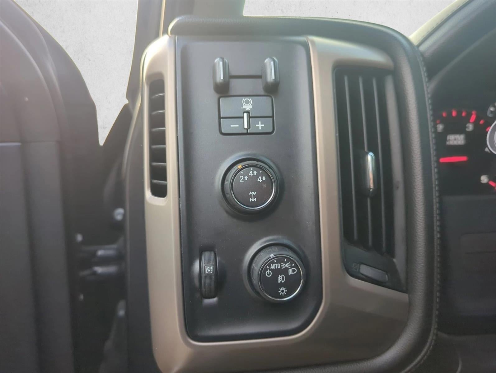 2015 GMC Sierra 2500HD available WiFi Crew Cab Standard Box 4-Wheel Drive Denali