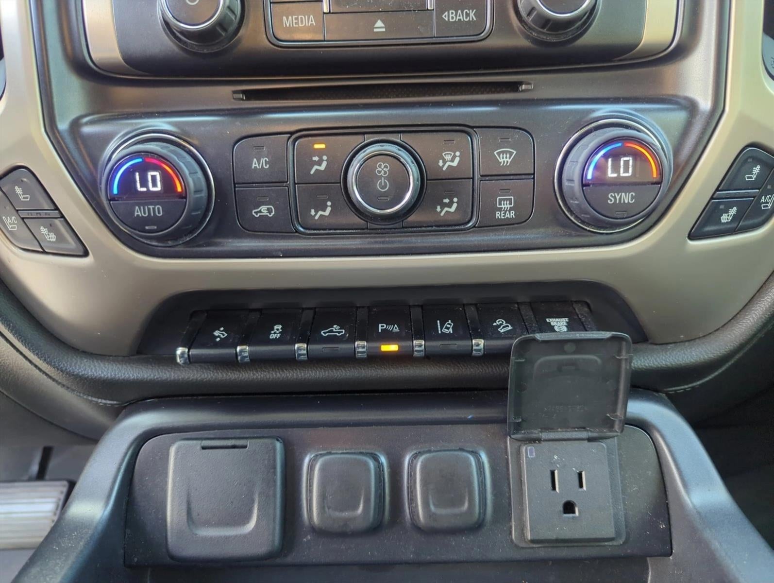 2015 GMC Sierra 2500HD available WiFi Crew Cab Standard Box 4-Wheel Drive Denali