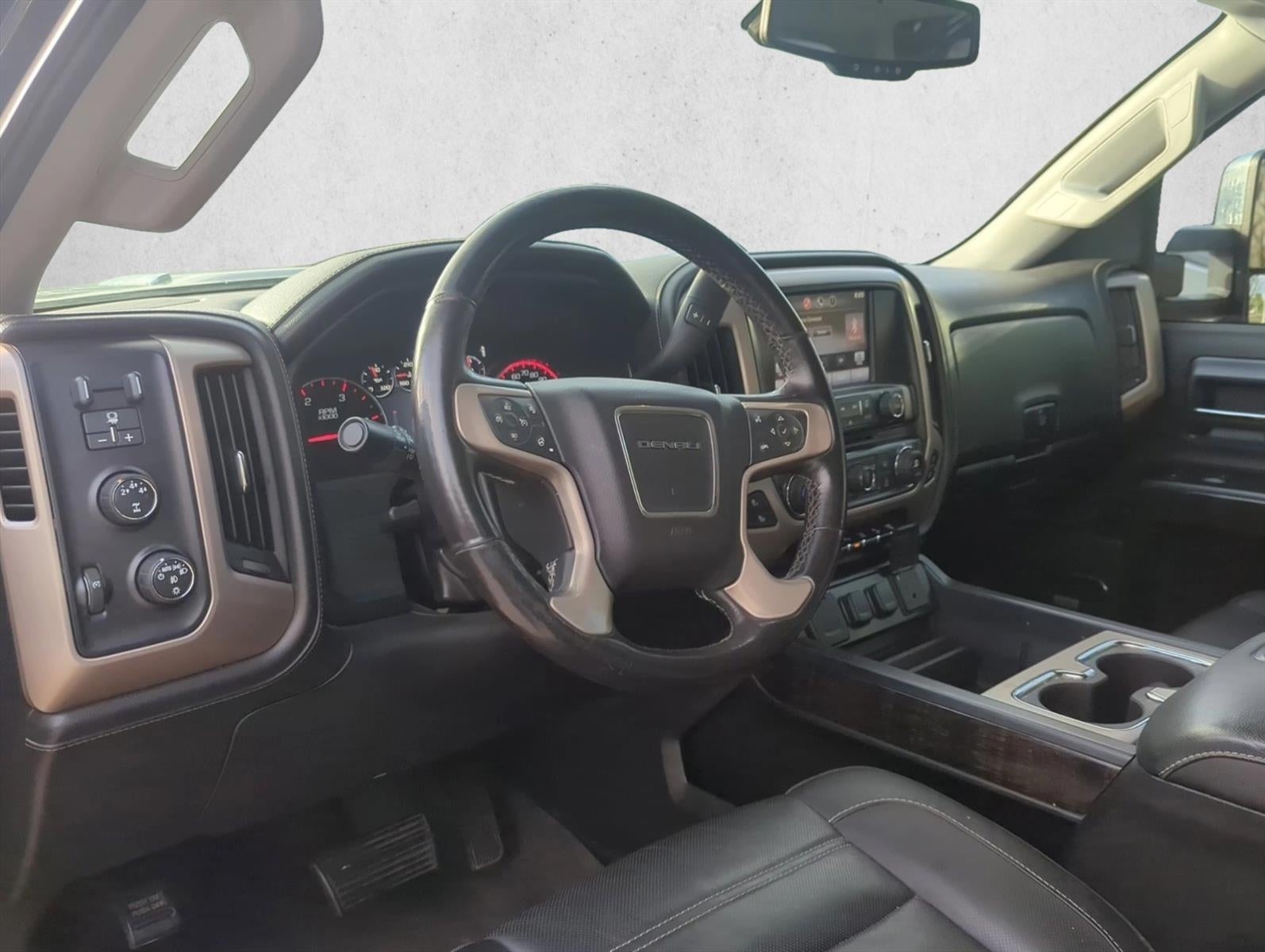 2015 GMC Sierra 2500HD available WiFi Crew Cab Standard Box 4-Wheel Drive Denali