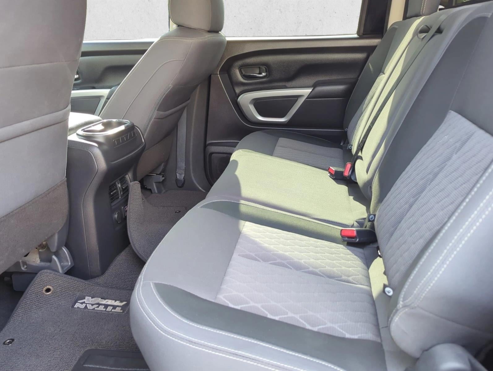 2024 Nissan Titan 4x2 Crew Cab SV