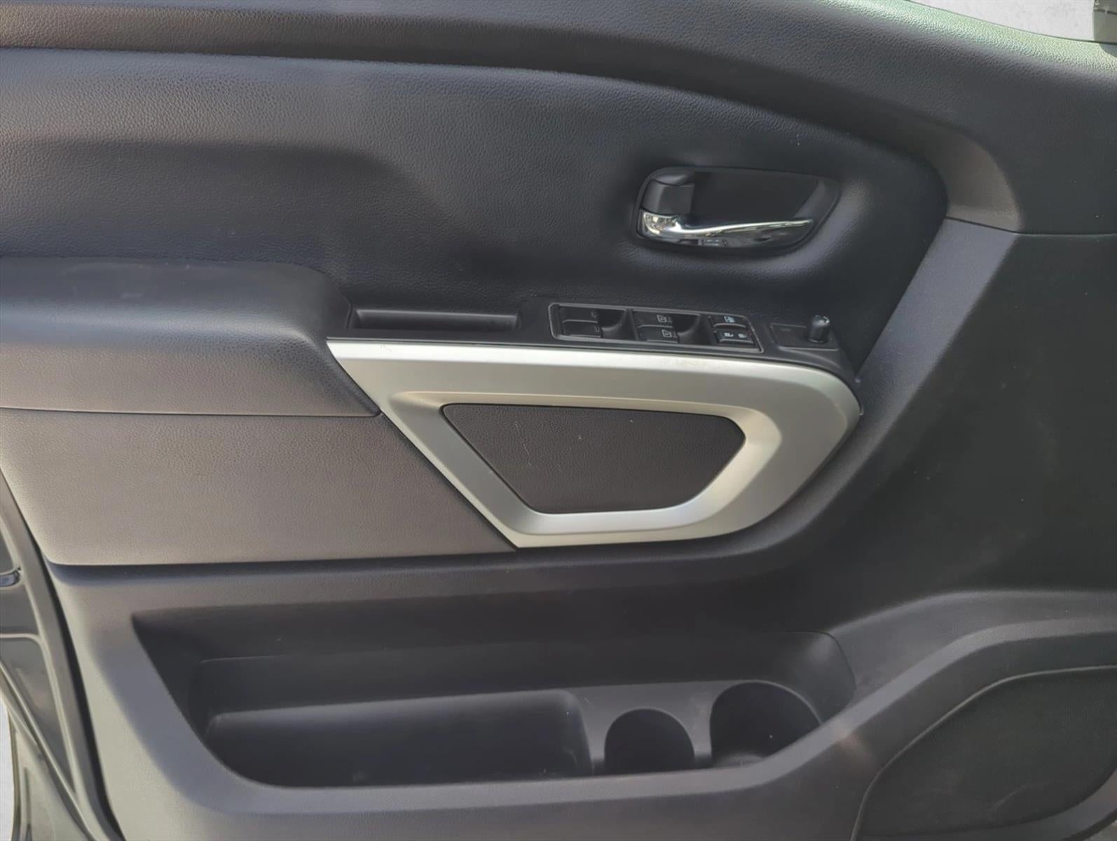 2021 Nissan Titan 4x2 Crew Cab SV