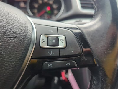 2017 Volkswagen Passat R-Line w/Comfort Pkg Auto