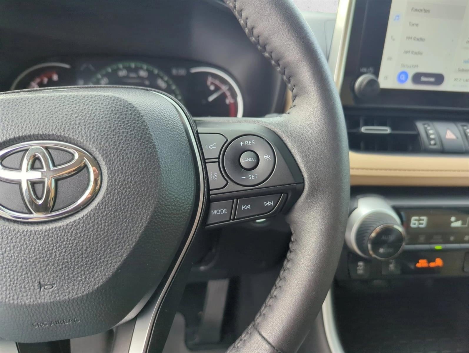 2025 Toyota RAV4 XLE Premium FWD (Natl)
