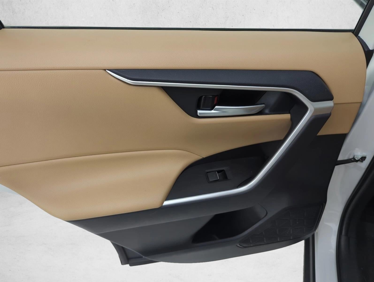 2025 Toyota RAV4 XLE Premium FWD (Natl)