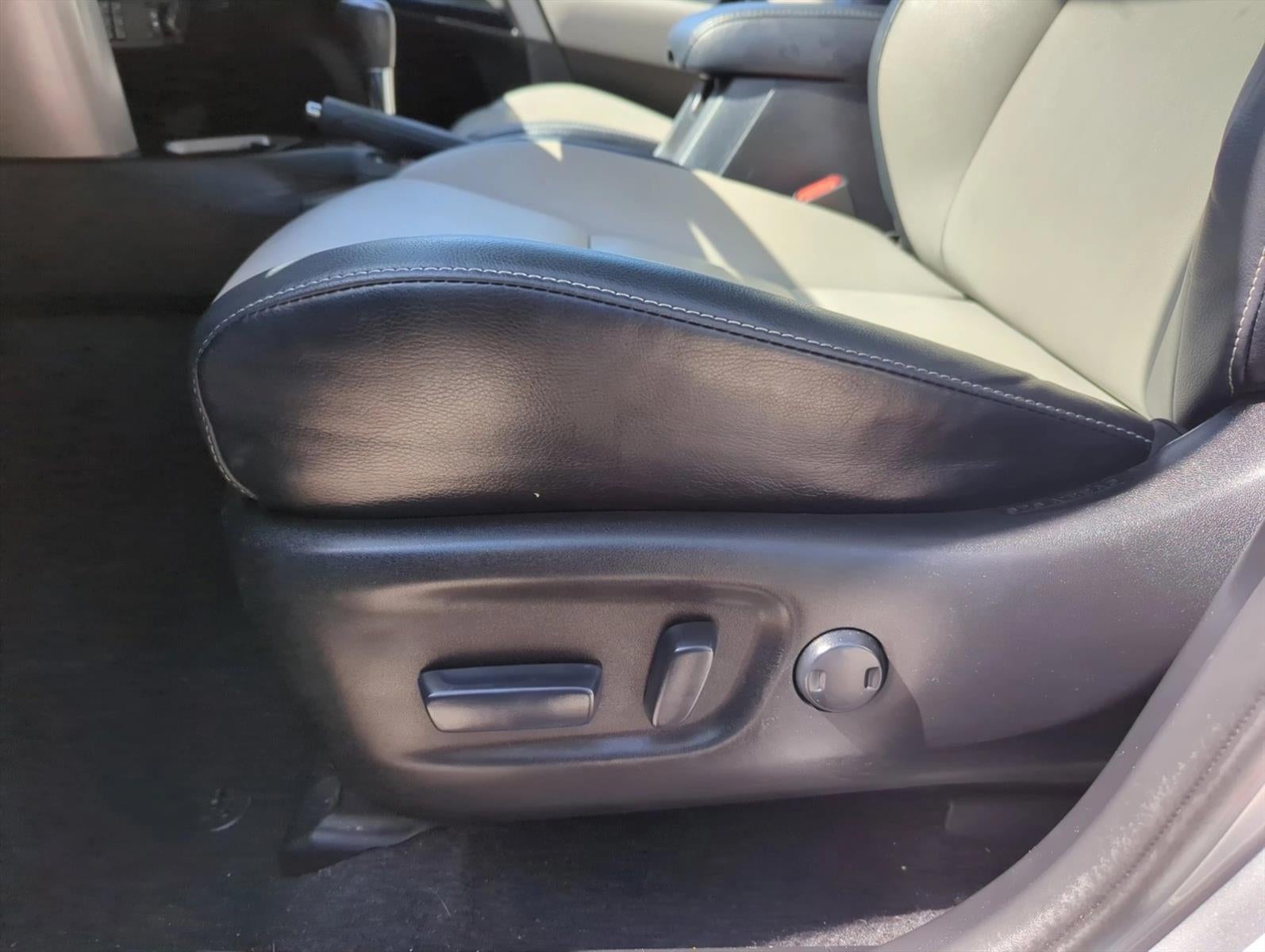 2017 Toyota RAV4 Limited AWD (GS)