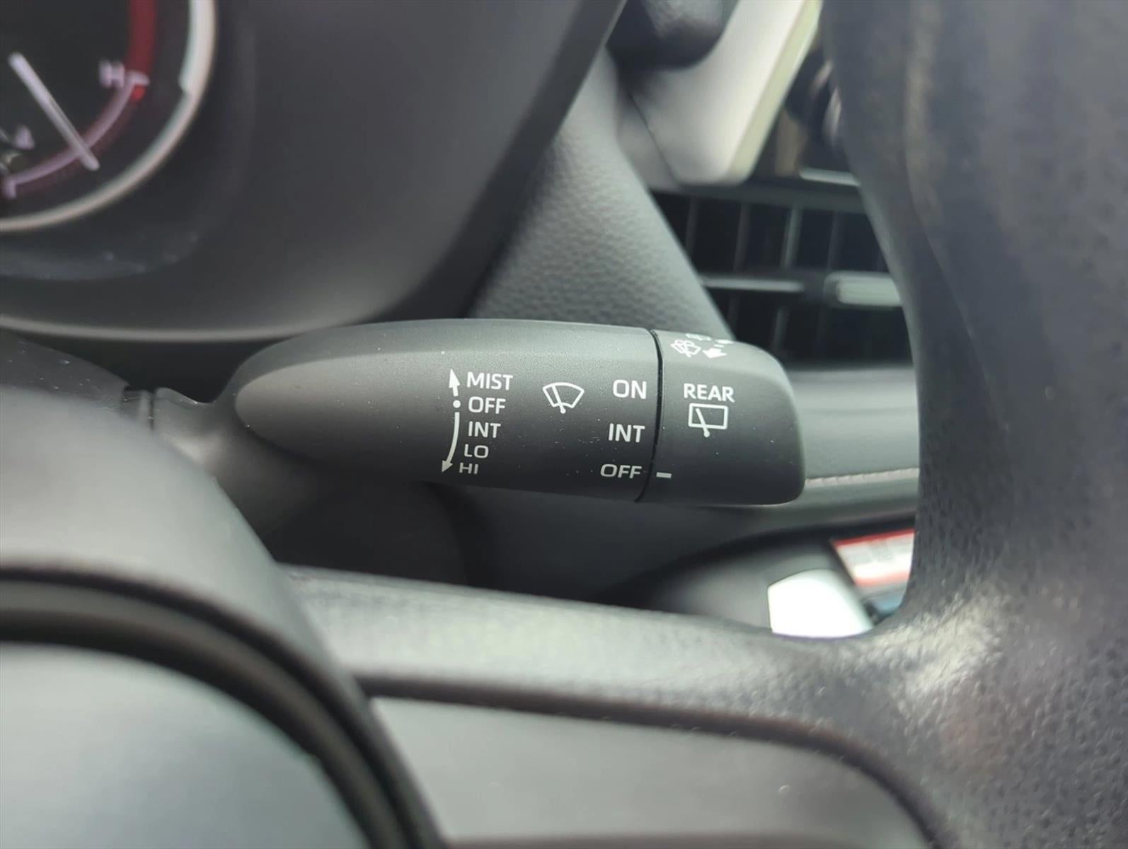 2025 Toyota RAV4 LE FWD (GS)