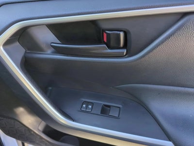 2021 Toyota RAV4 LE FWD (GS)