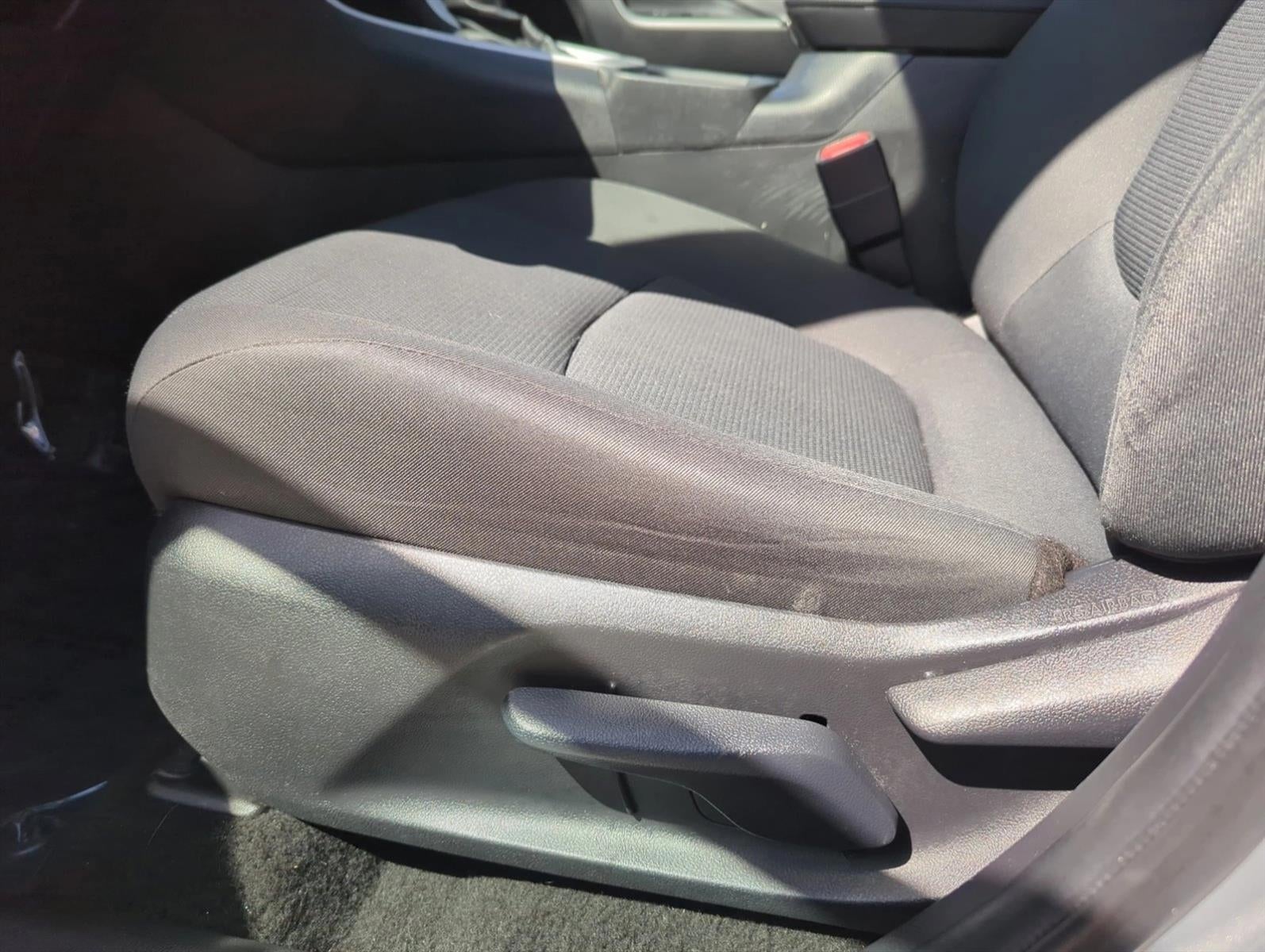 2021 Toyota RAV4 LE FWD (GS)