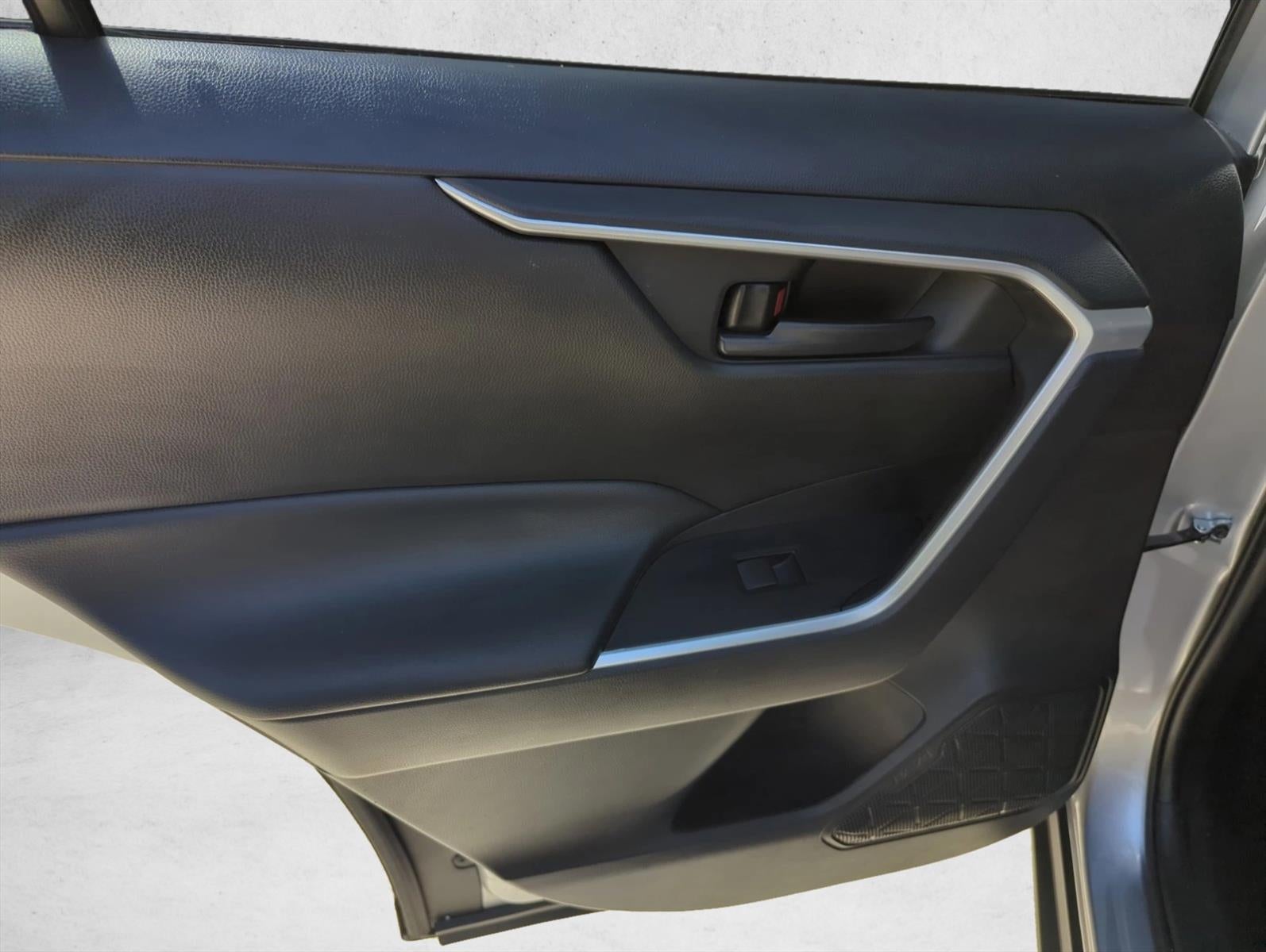 2021 Toyota RAV4 LE FWD (GS)