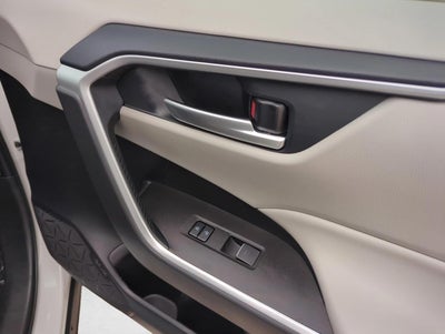 2025 Toyota RAV4 XLE FWD (GS)