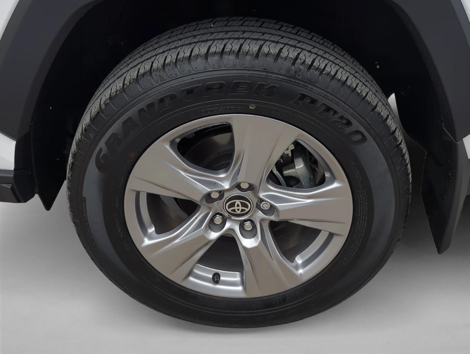 2025 Toyota RAV4 XLE FWD (GS)