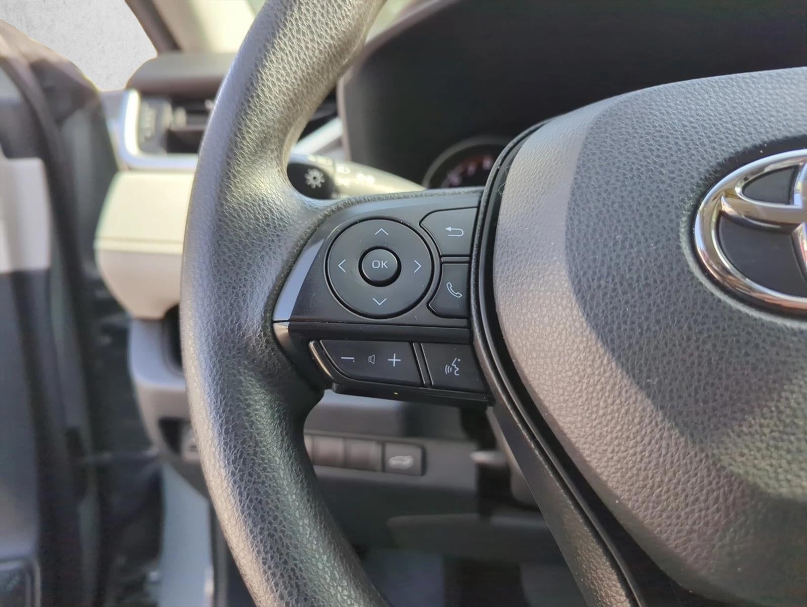 2023 Toyota RAV4 XLE FWD (GS)