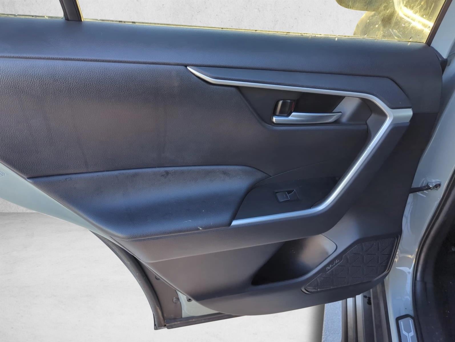 2022 Toyota RAV4 XLE FWD (GS)