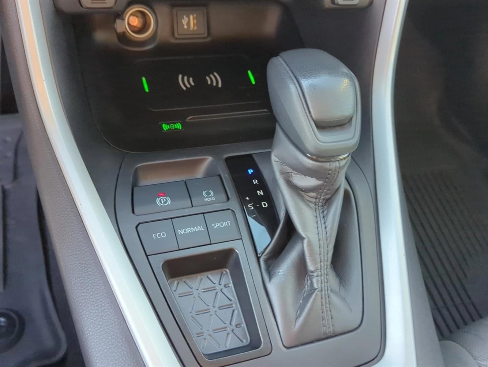 2024 Toyota RAV4 XLE FWD (Natl)