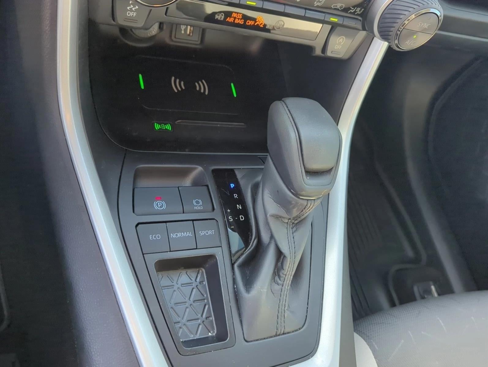 2024 Toyota RAV4 XLE FWD (Natl)
