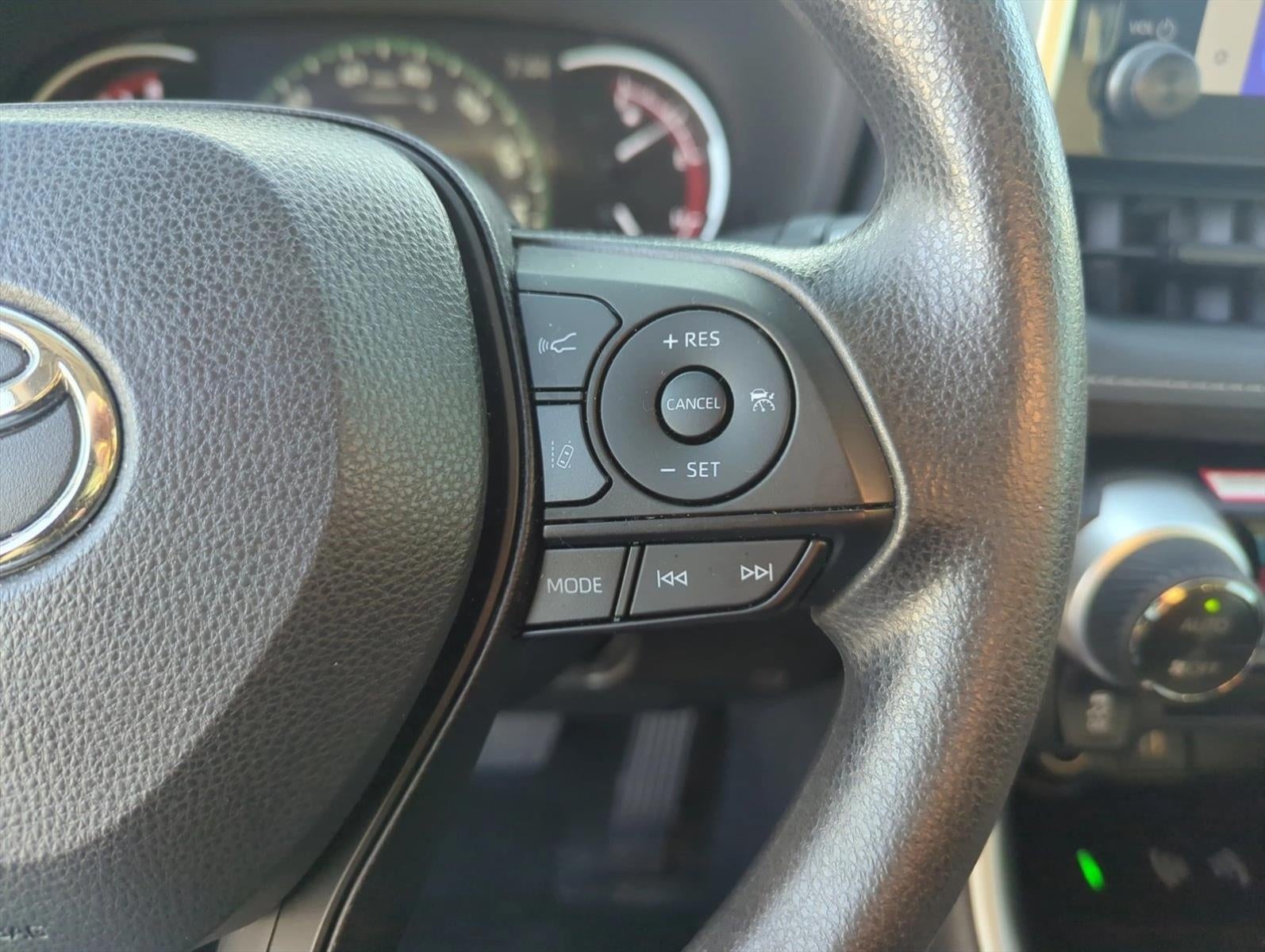 2024 Toyota RAV4 XLE FWD (Natl)