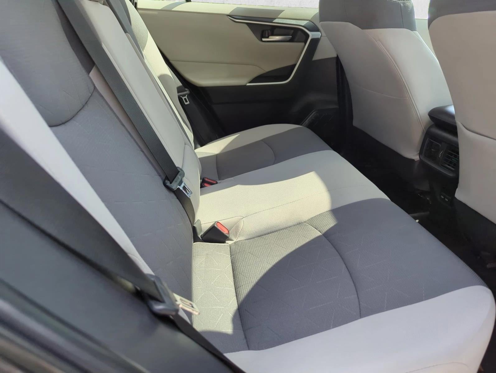 2022 Toyota RAV4 XLE FWD (GS)