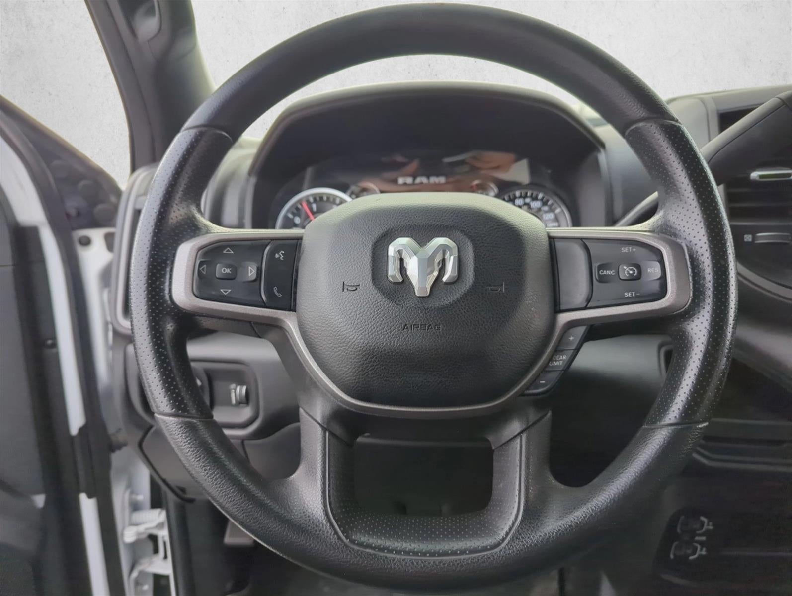 2023 RAM 3500 Tradesman 4x4 Crew Cab 8' Box