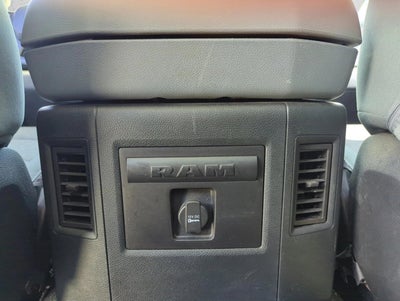 2016 RAM 1500 4WD Crew Cab 5.7 Ft Box Big Horn