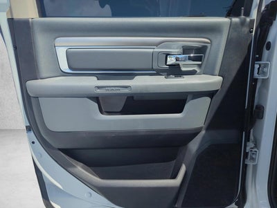 2016 RAM 1500 4WD Crew Cab 5.7 Ft Box Big Horn
